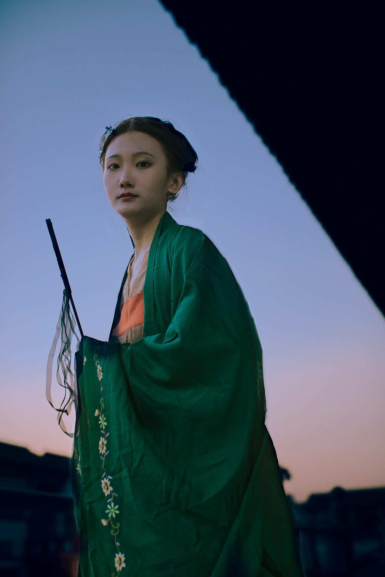 我寄愁心与明月,随风直到夜郎西。