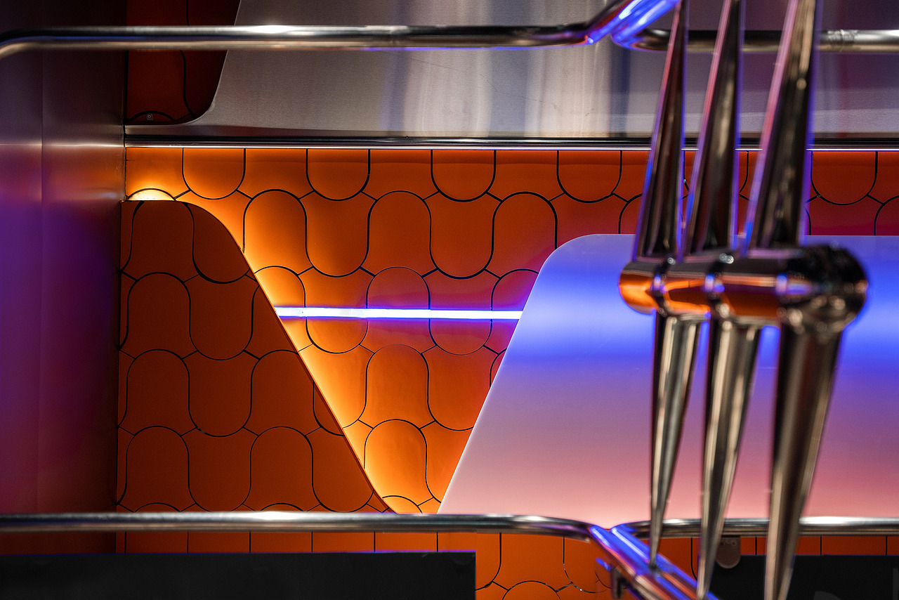 餐饮品牌全案设计，摩能·肉蟹煲，将所有消极大蟹八块（图ZMzA2MDA1Mzcy） - 酒店餐饮设计 - 站酷设计师艺鼎装饰设计原创素材 - 站酷ZCOOL