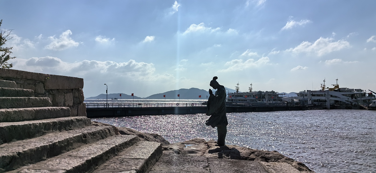 面朝大海  春暖花开  ▏手机摄影