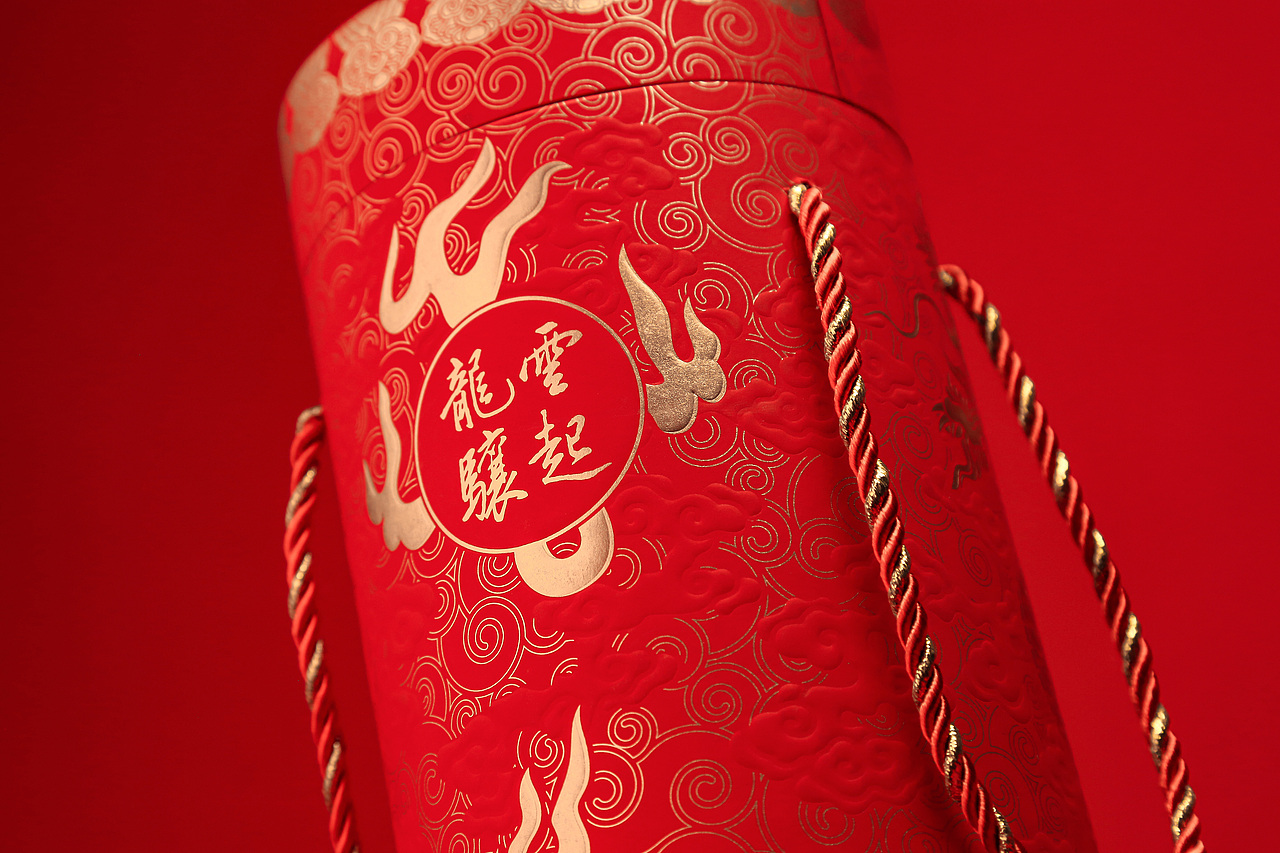 “云起龙骧”新春礼盒