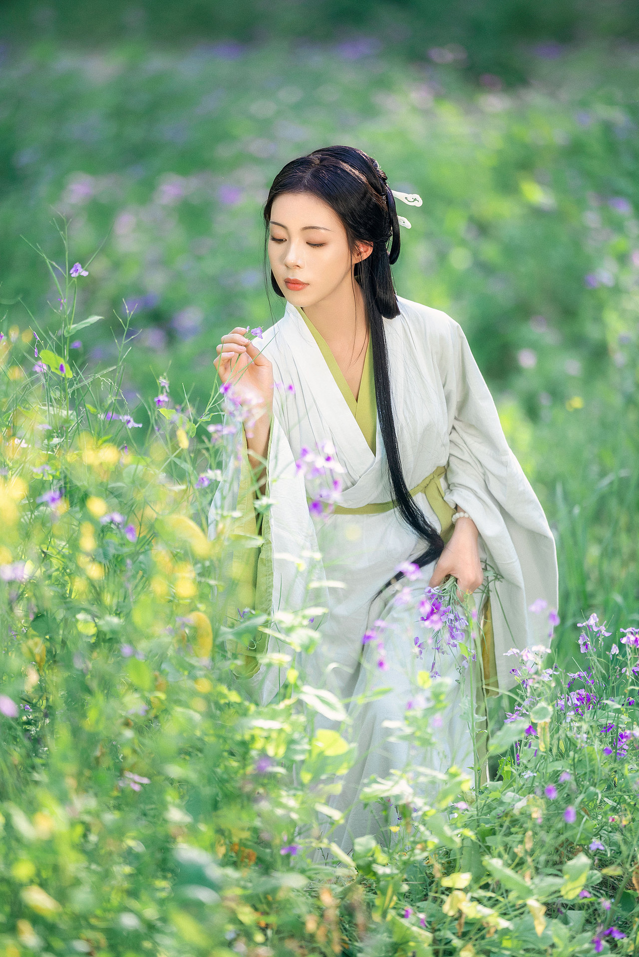 采撷草花幽泉谷（图ZMzE1Mjc0MjMy） - 人像摄影 - 站酷设计师糊涂仙人LEO原创素材 - 站酷ZCOOL