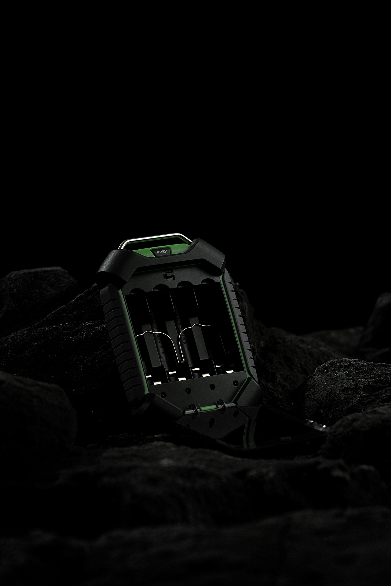 随手拍丨电池充电盒（图ZMzQwNzc5MjEy） - 产品摄影 - 站酷设计师白底图原创素材 - 站酷ZCOOL