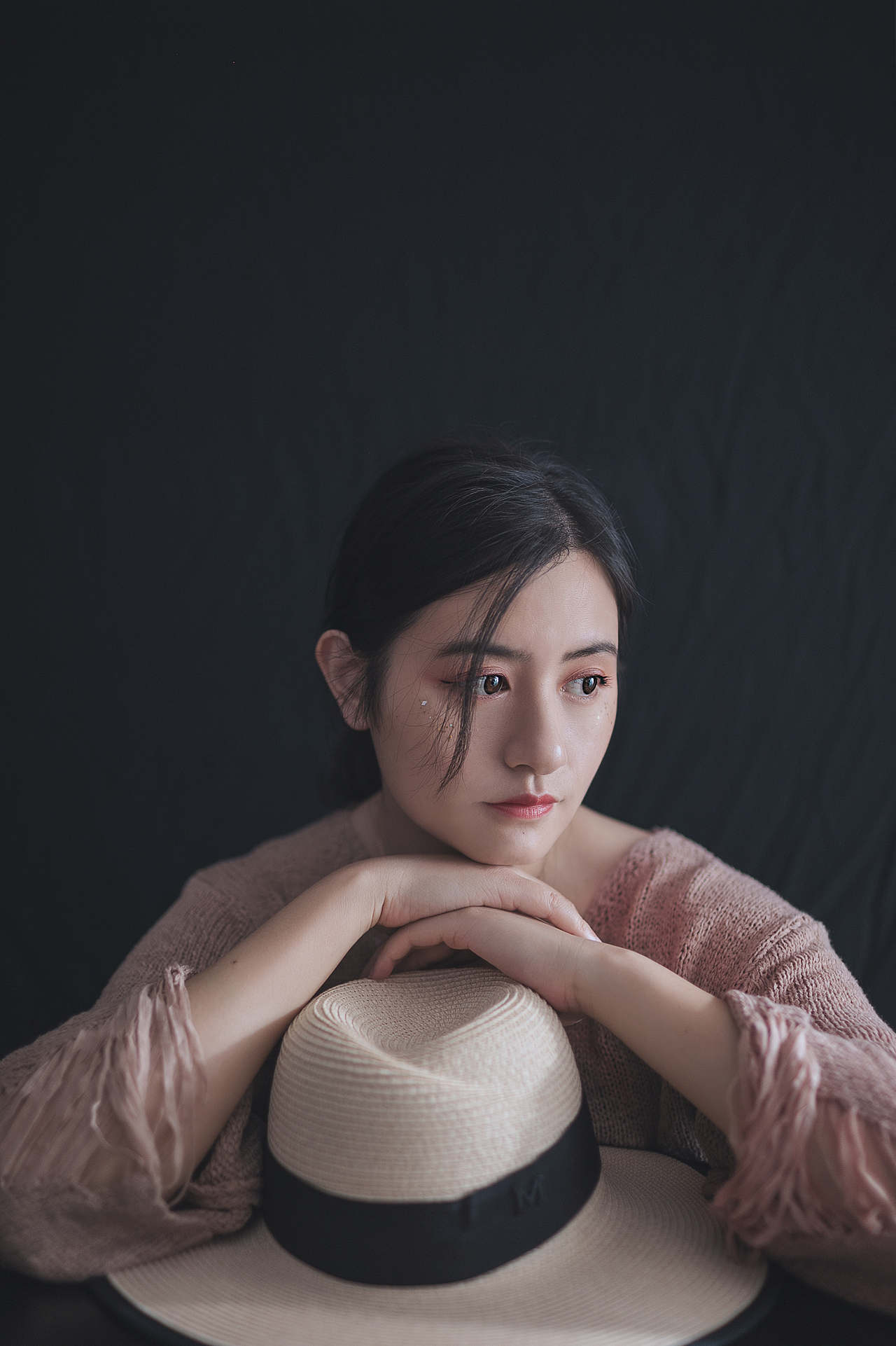 阴天（图ZMjQzNzExMjcy） - 人像摄影 - 站酷设计师陈小白zero原创素材 - 站酷ZCOOL