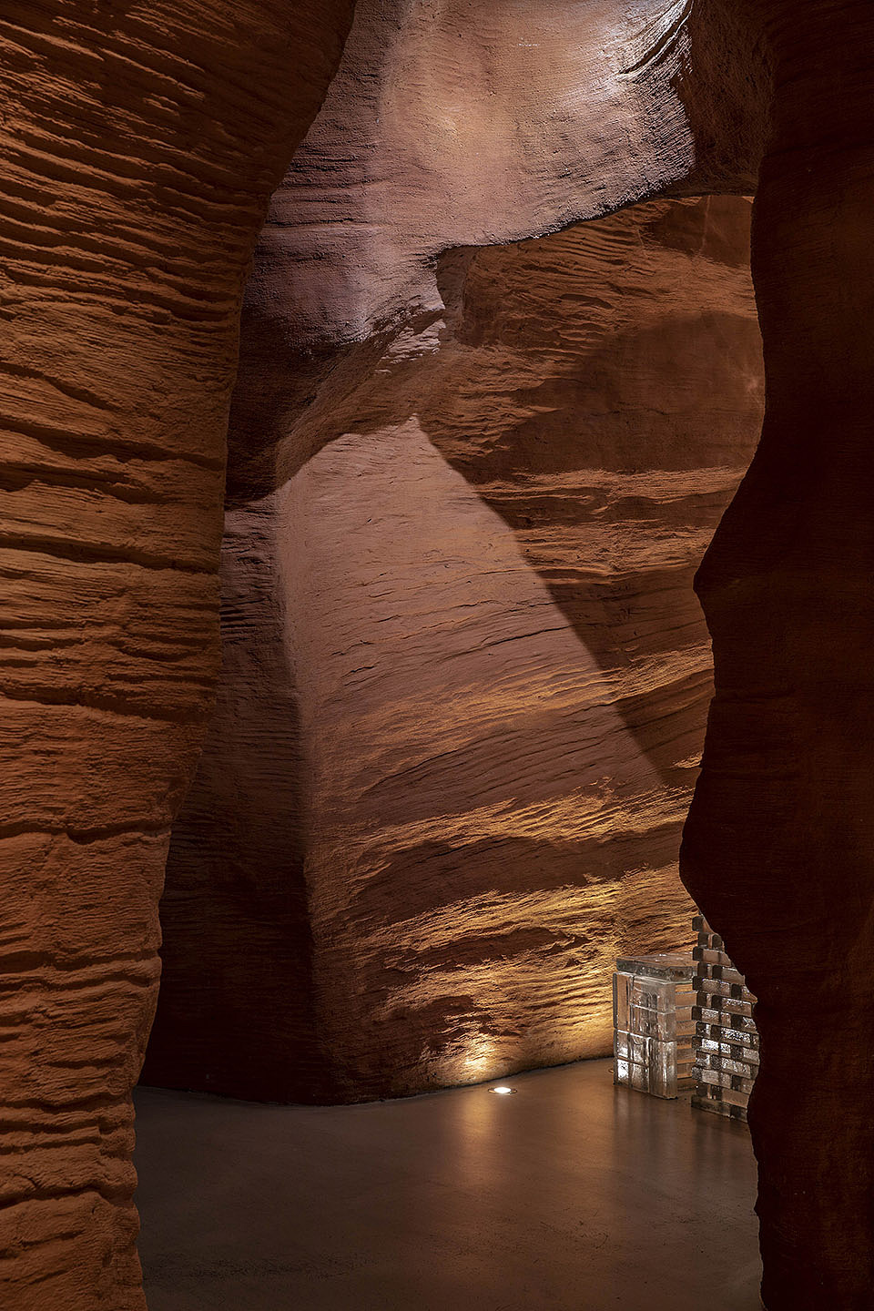 “峡谷”包间，the “cave” space © 金伟琦