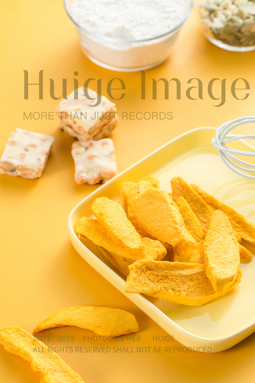 吸猫少女&灰格冻果干拍摄（图ZMTgxMzgxNDc2） - 产品摄影 - 站酷设计师灰格影像原创素材 - 站酷ZCOOL