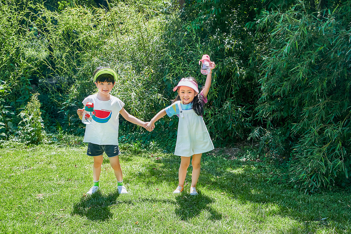 儿童水壶模特拍摄（图ZMTk2NDYxNjMy） - 人像摄影 - 站酷设计师电商视觉服务商原创素材 - 站酷ZCOOL