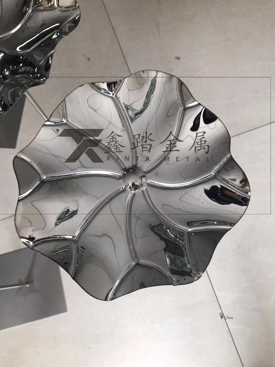 镜面不锈钢莲花莲叶雕塑成品水景锻造荷花雕塑坚贞纯洁