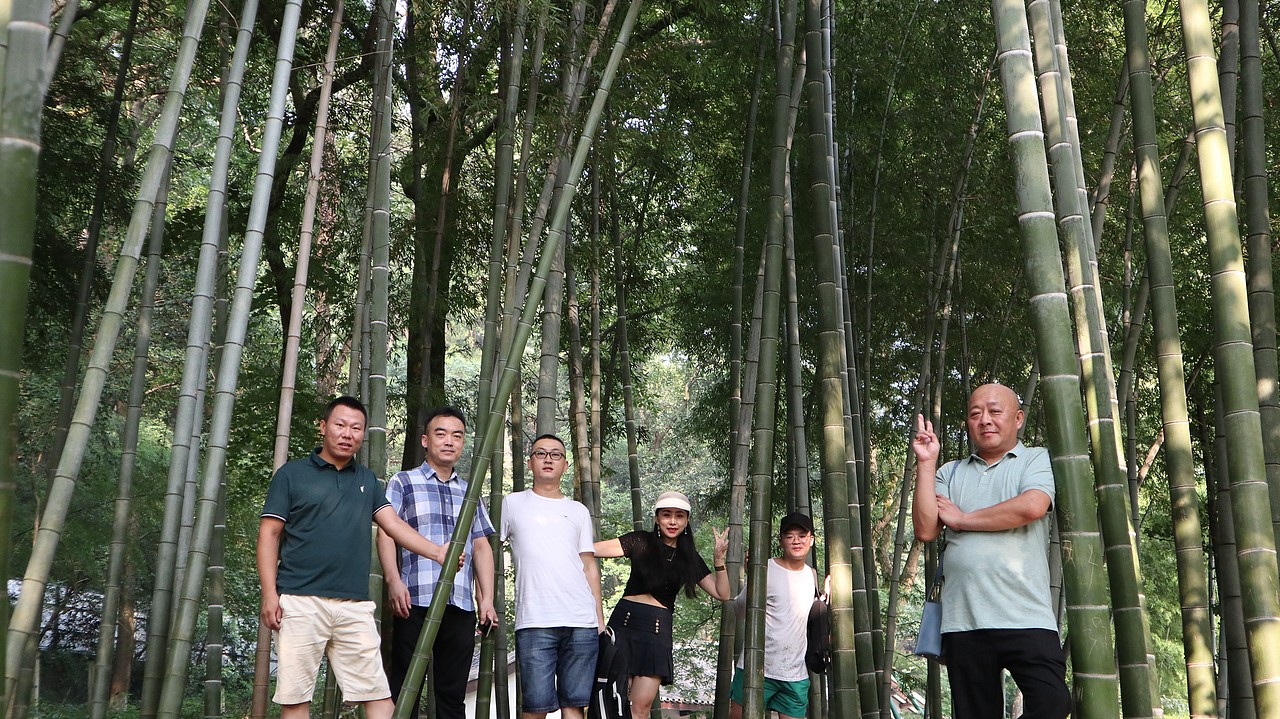 阿味大虾东北代表团长沙游览留念