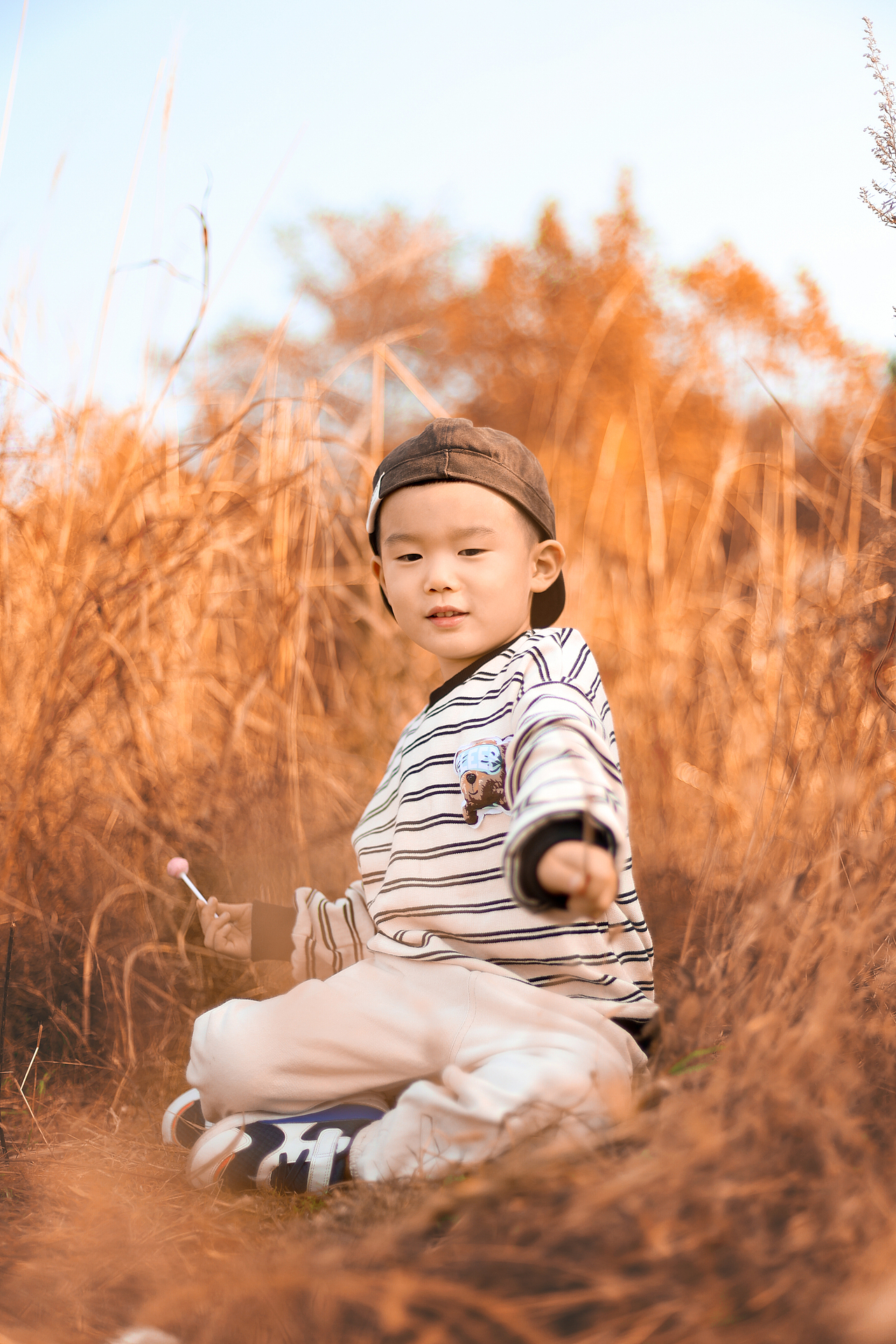 当然要拍照纪念啊 毕竟他也不是永远都这么无忧无虑（图ZMjc2ODk1Mzcy） - 人像摄影 - 站酷设计师杨昭原创素材 - 站酷ZCOOL