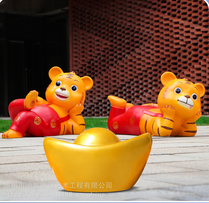 威严酷萌的玻璃钢卡通粤虎形象雕塑是传递健康人生标志