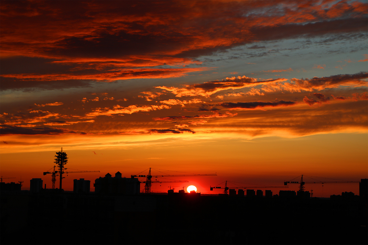 楼顶上的夕阳|摄影|风光摄影|寒尽影 - 原创作品 - 站酷 (ZCOOL)