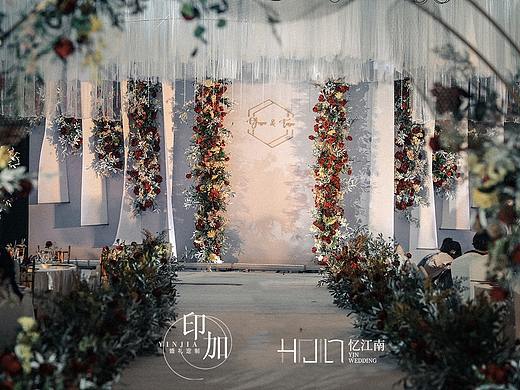 红色花艺搭配白色大理石风格仙气婚礼