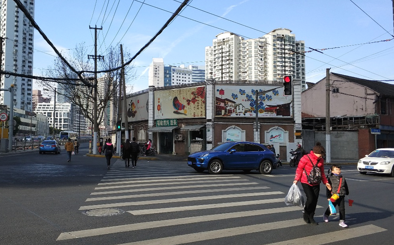 石门二路新闸路转角广场
