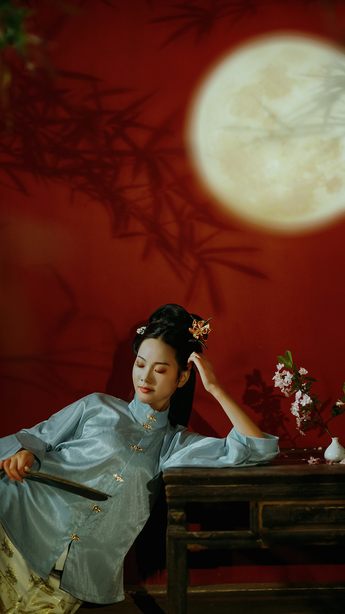 月隐竹林红墙晚（图ZMjAzMTA5MTg4） - 人像摄影 - 站酷设计师摄影师不可说原创素材 - 站酷ZCOOL