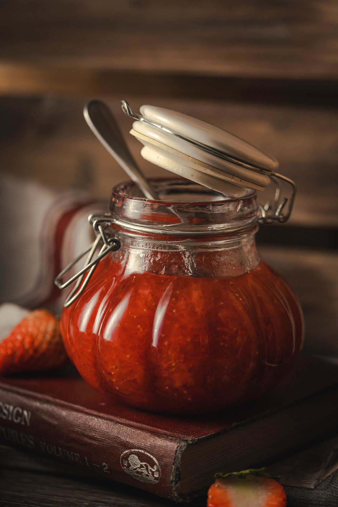 美食摄影 | 草莓果酱 | 复古暗调（图ZMjQ0MzczOTY4） - 产品摄影 - 站酷设计师Sisy猫耳朵原创素材 - 站酷ZCOOL