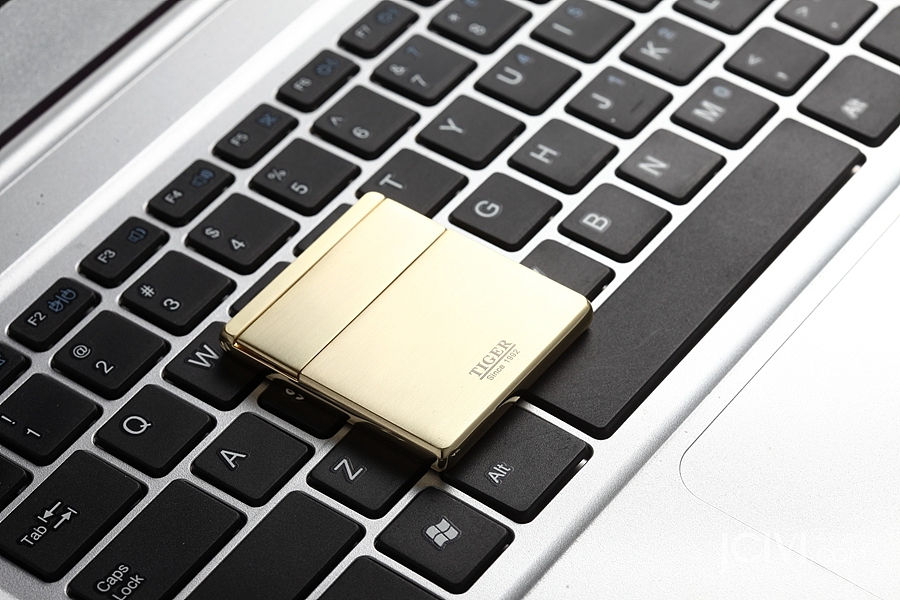 武汉商品拍摄 金属制品 静物摄影 场景拍摄 打火机拍摄（图ZMTQwOTI3MzMy） - 产品摄影 - 站酷设计师短视频拍摄今彩原创素材 - 站酷ZCOOL