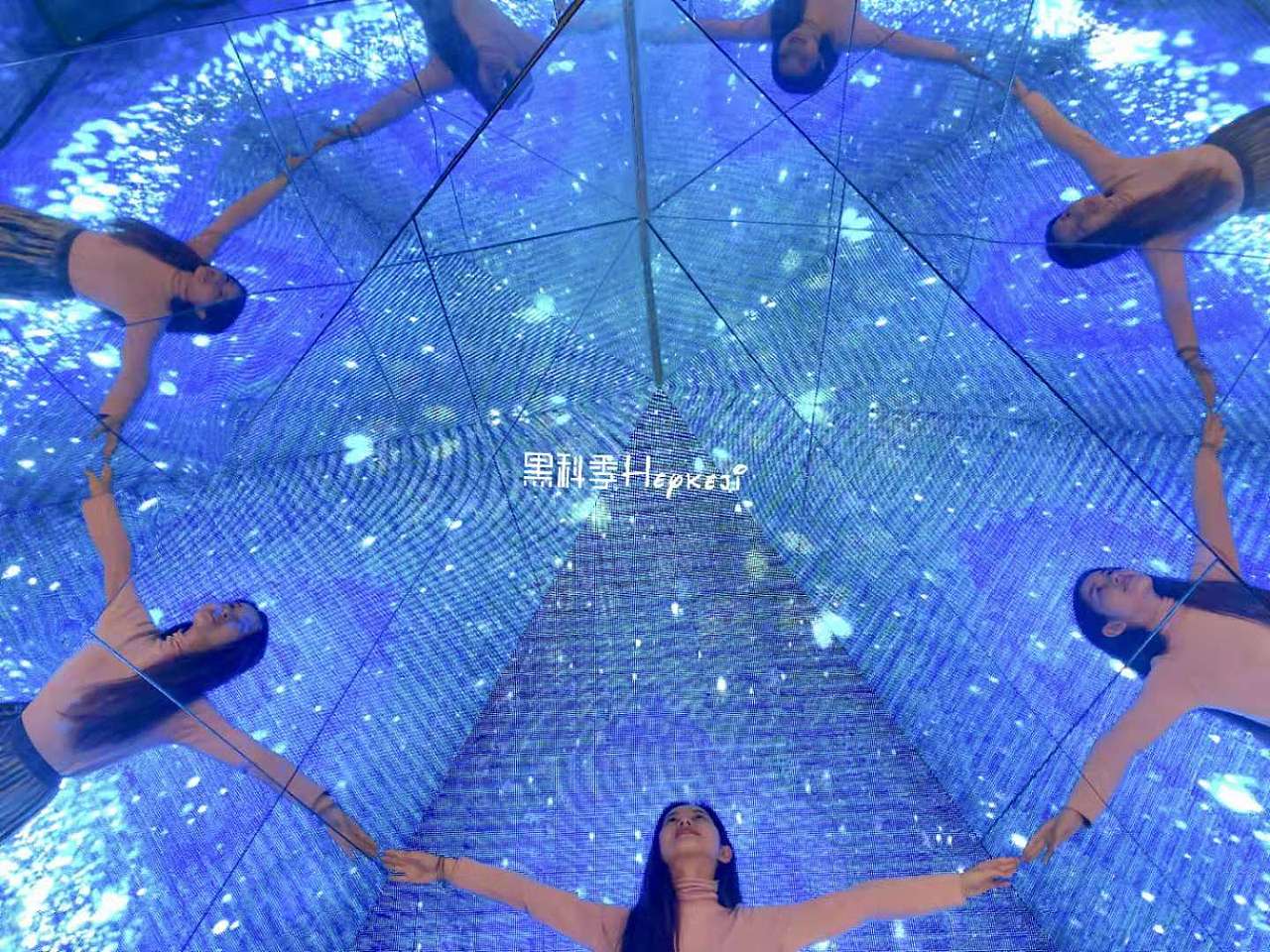 缘起,在人群中,我看见你。缘灭,我看见你,在人群中