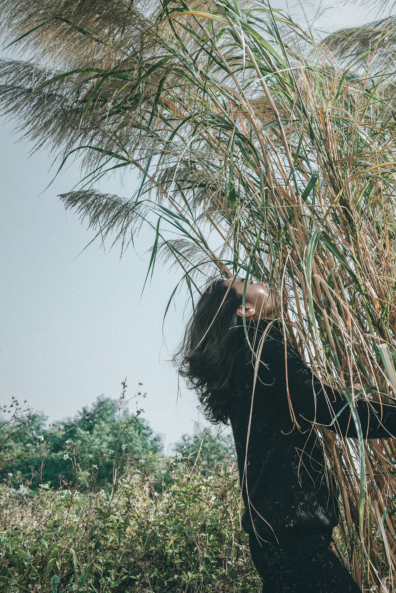 起风了（图ZMTQxODIzOTQ4） - 人像摄影 - 站酷设计师是哒哒鸭原创素材 - 站酷ZCOOL