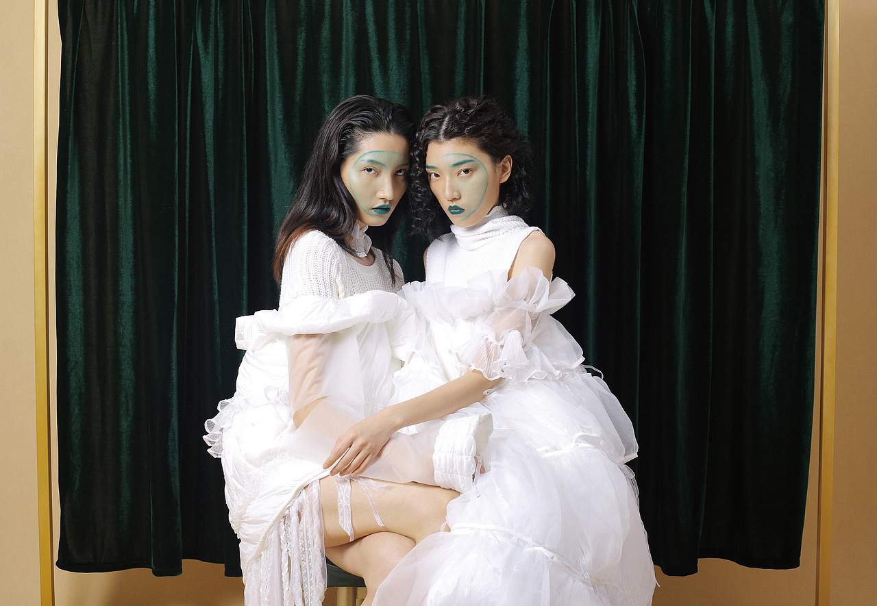 「White and green」