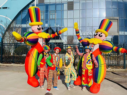 小丑气膜活动暖场小丑编气球小丑杂耍