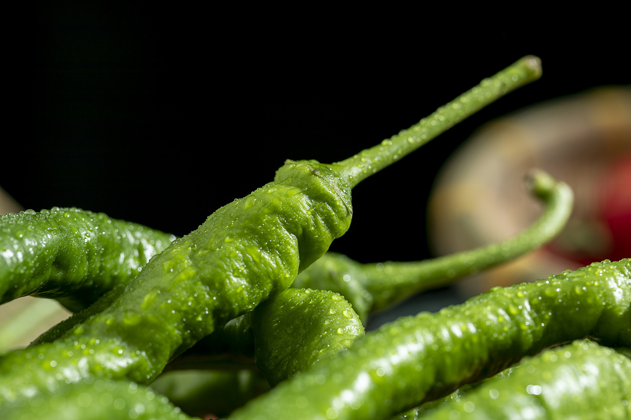 青辣椒拍着玩玩|摄影|产品摄影|小小小白白白白白