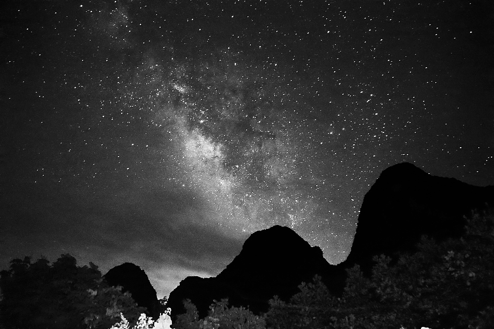 dark·star 黑白星空