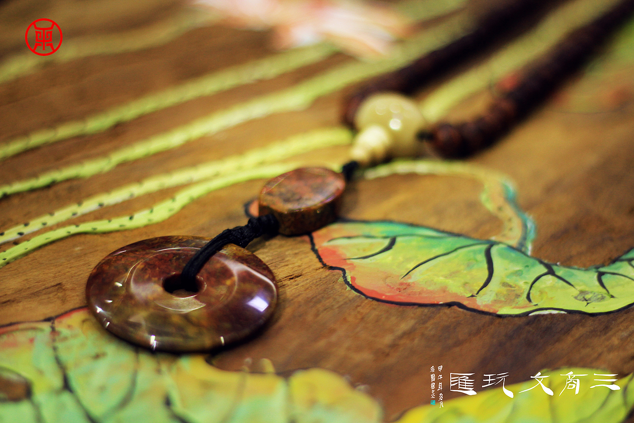 品牌:三商文玩汇
产地:尼泊尔<br>规格:9mm小凤眼<br>工艺:MADE IN CHINA<br>方式:89942964(微信+腾讯)