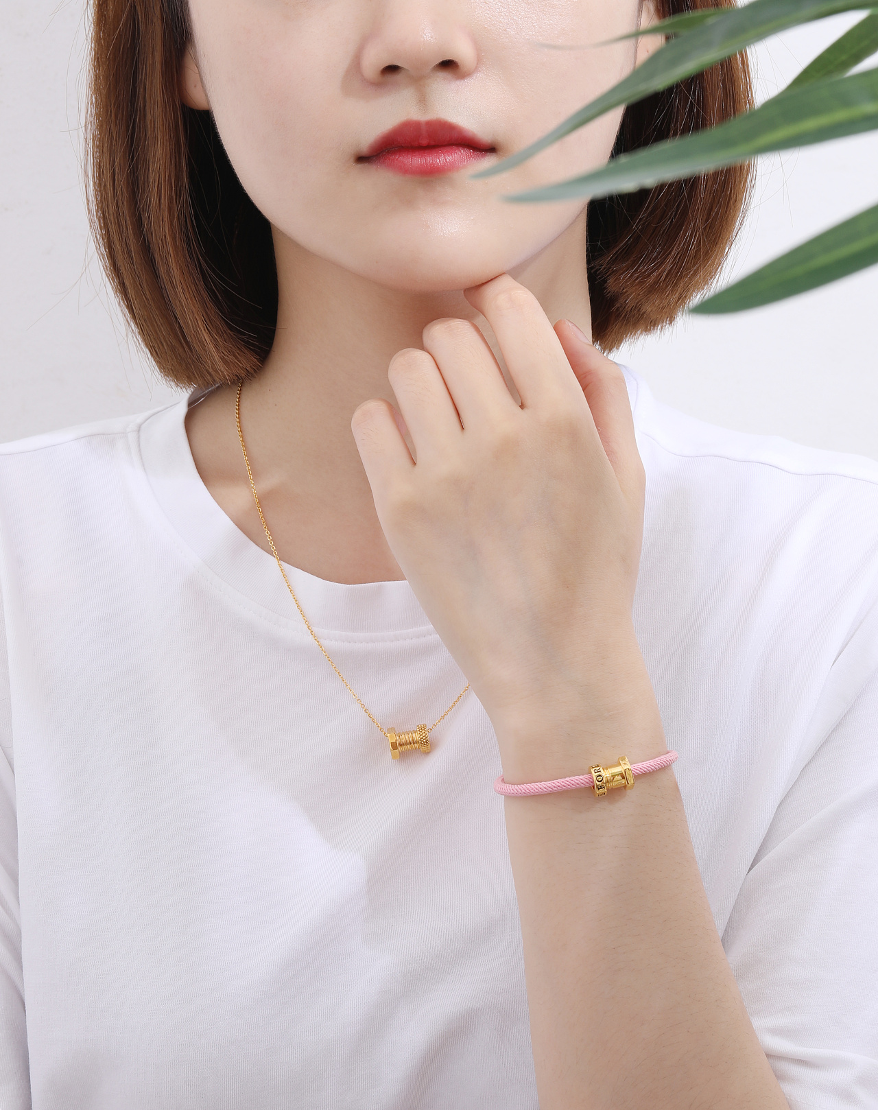 5g黄金项链手链场景佩戴图