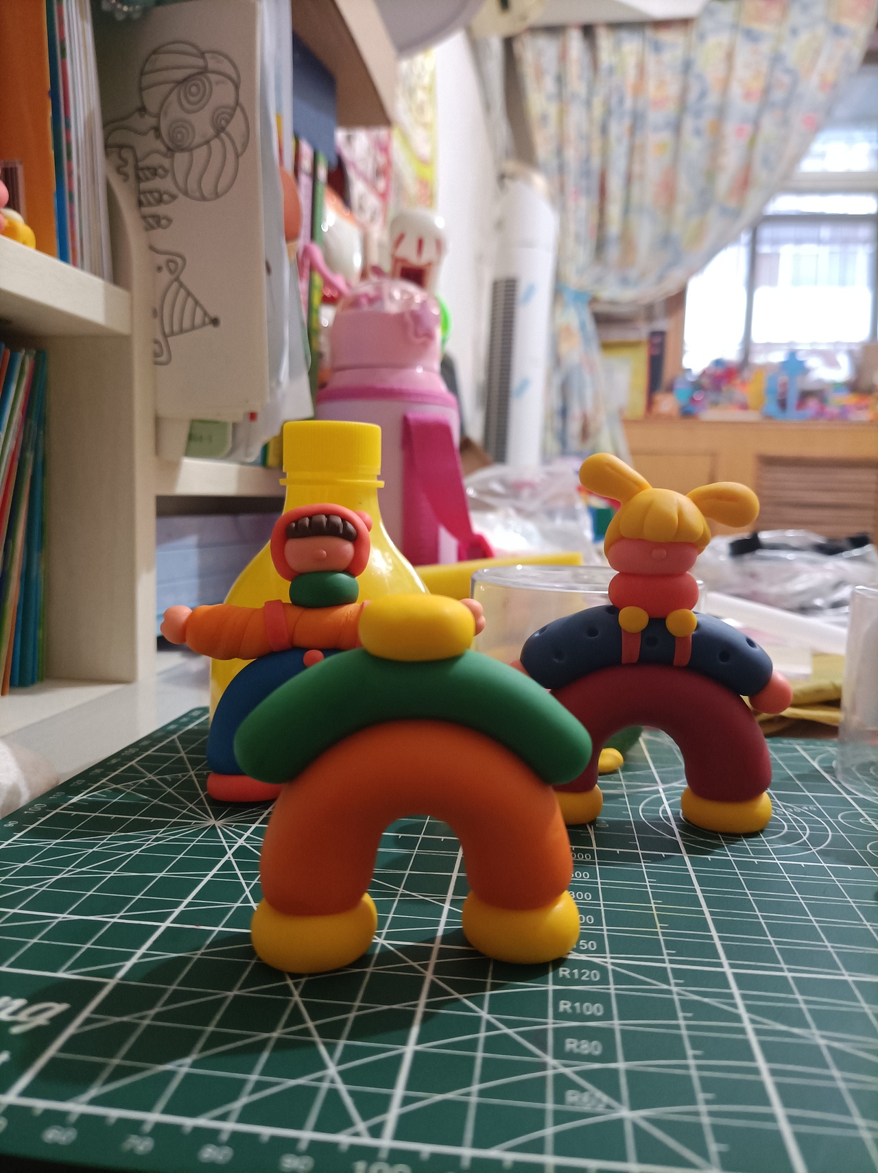 年过三十的我,只能学着别人的样子捏粘土