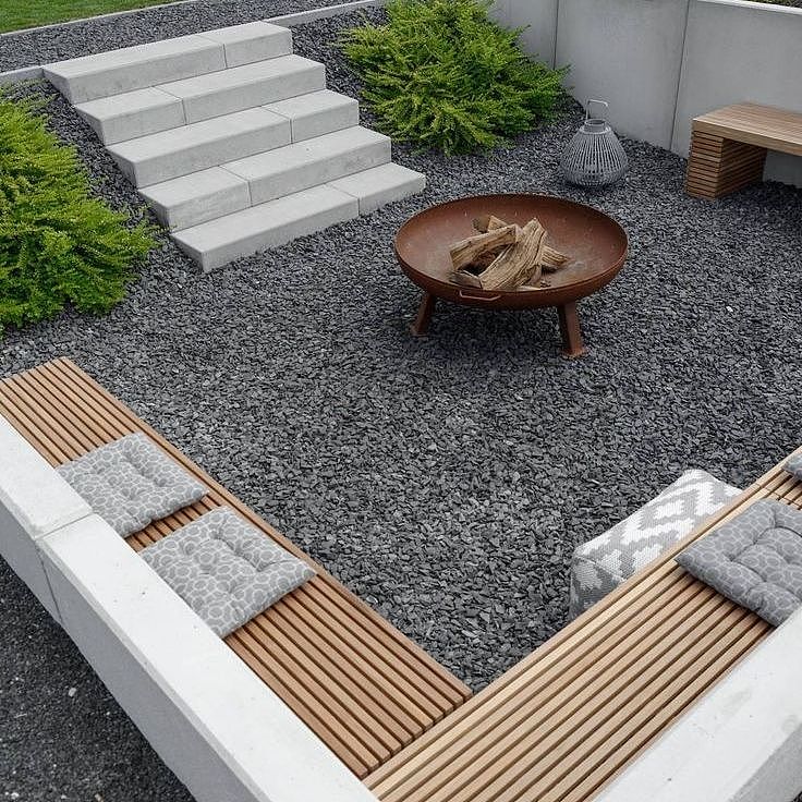 青砖小瓦马头墙  回廊挂落花格窗