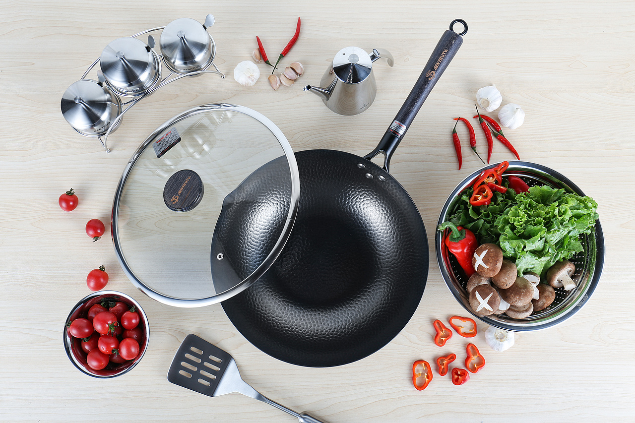 你看这个锅它又大又圆~