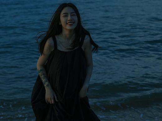 月亮不会奔你而来 但我会