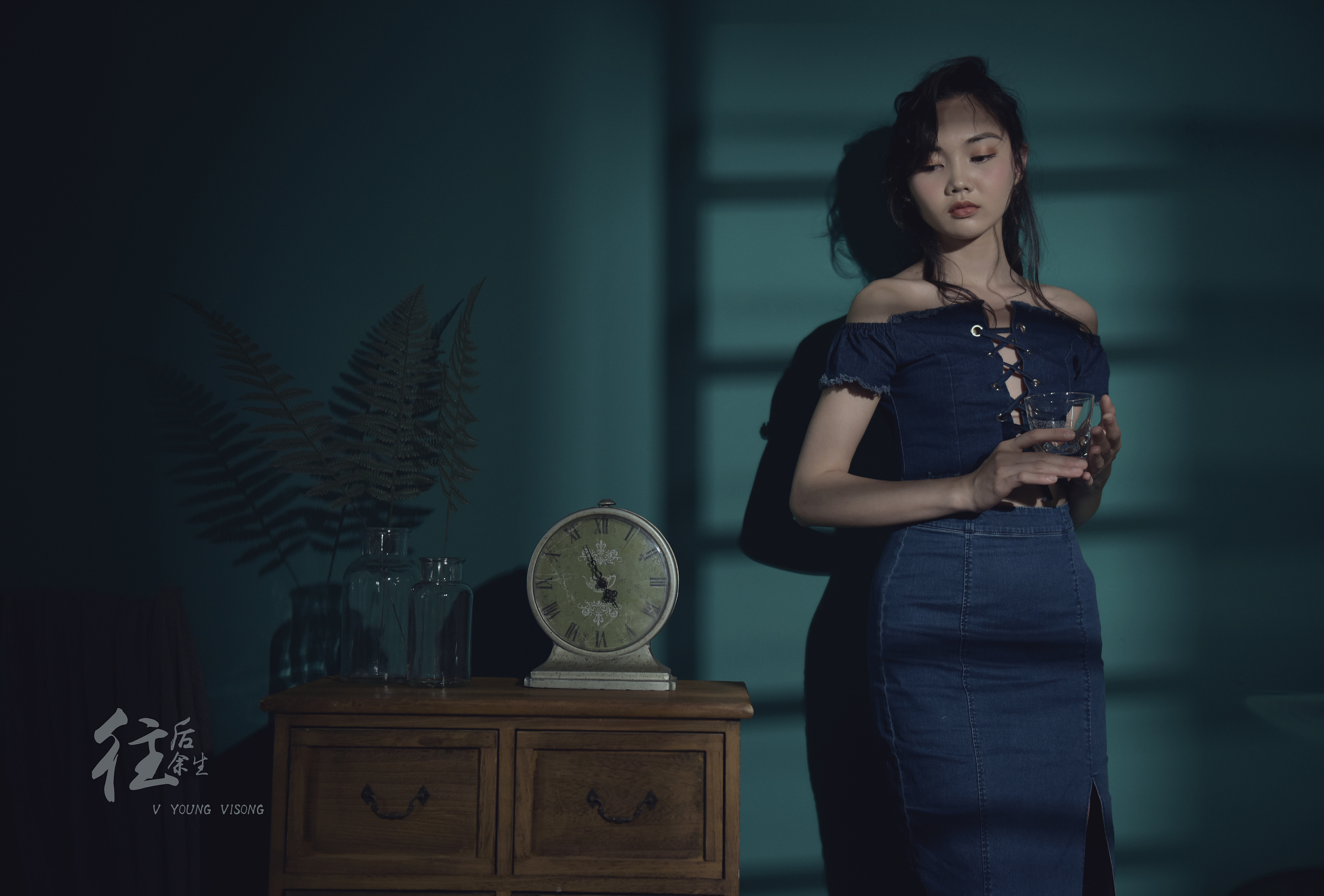 暗调片复古情绪人像摄影 感受光影带来的情绪