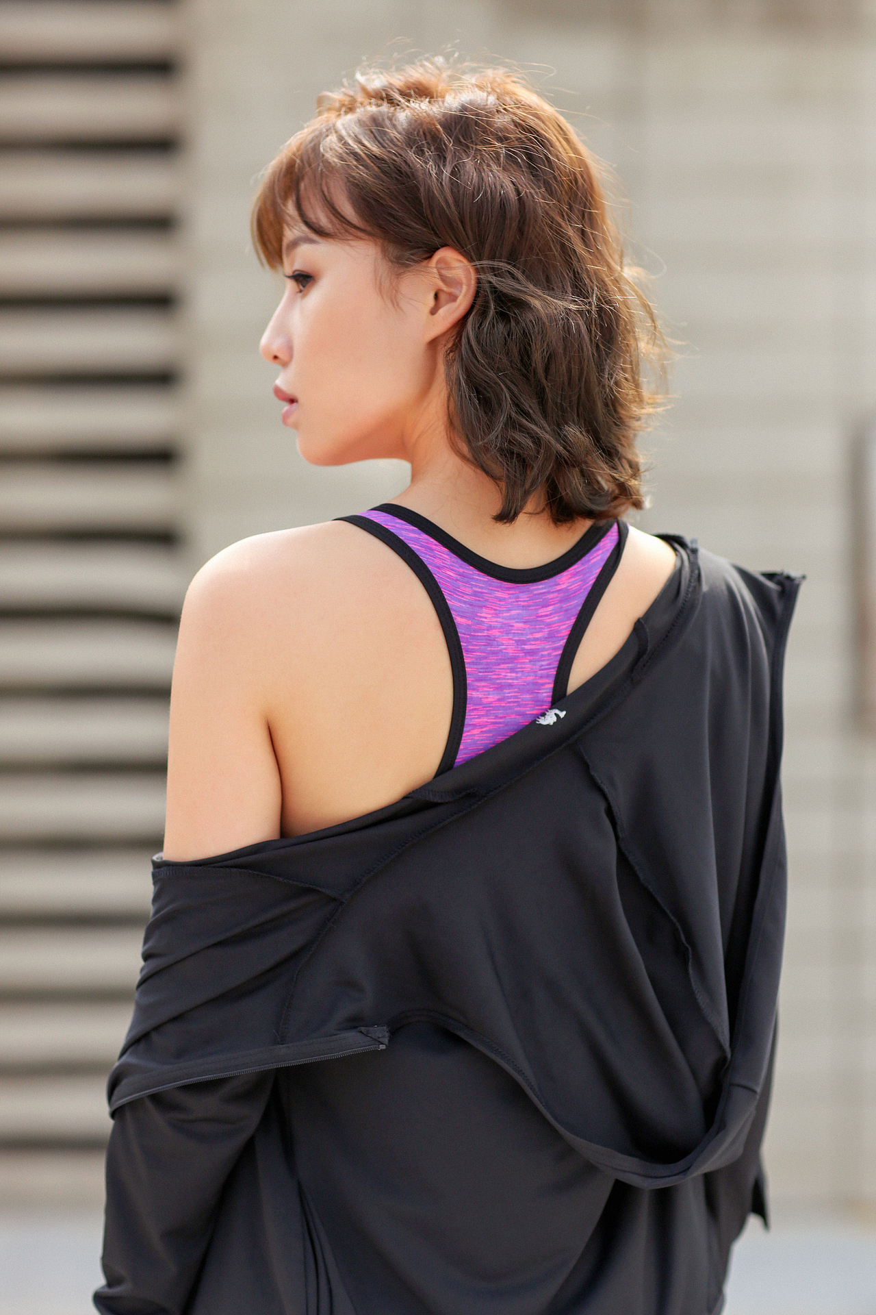 运动挥洒的汗水和那曼妙的曲线