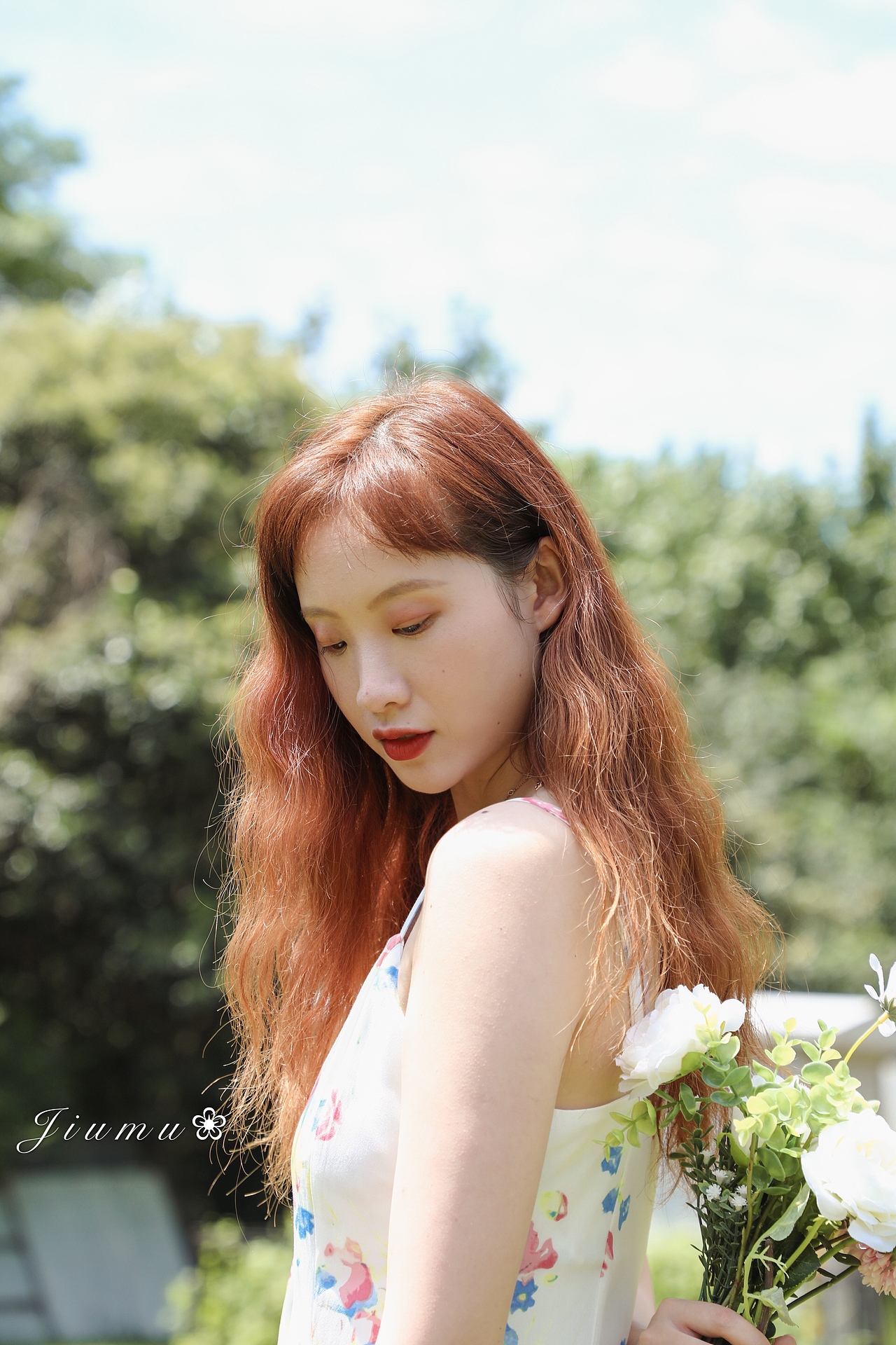 油画少女夏日裙摆