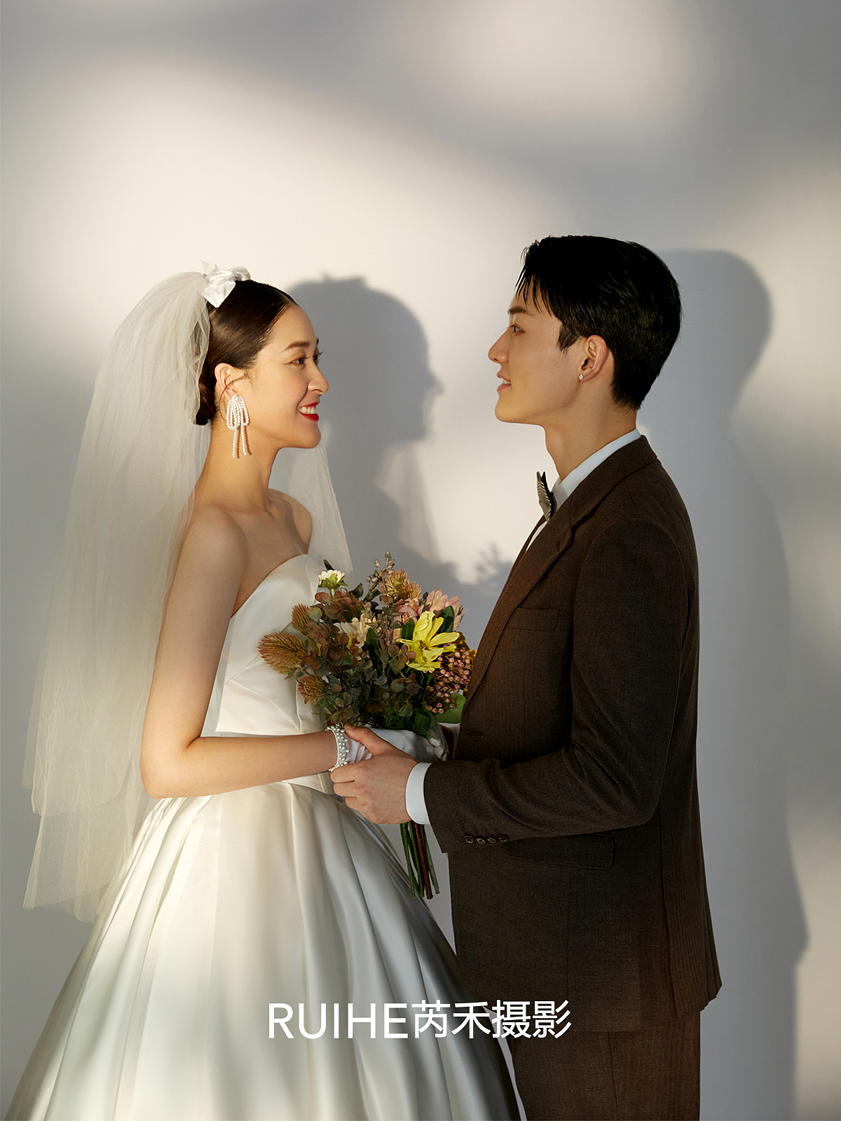 白月光犹如水中的月亮,温柔却又迷离