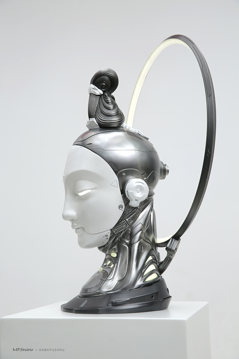 "从虚拟到现实 从仿佛到未来"—《未来仏》实体装置