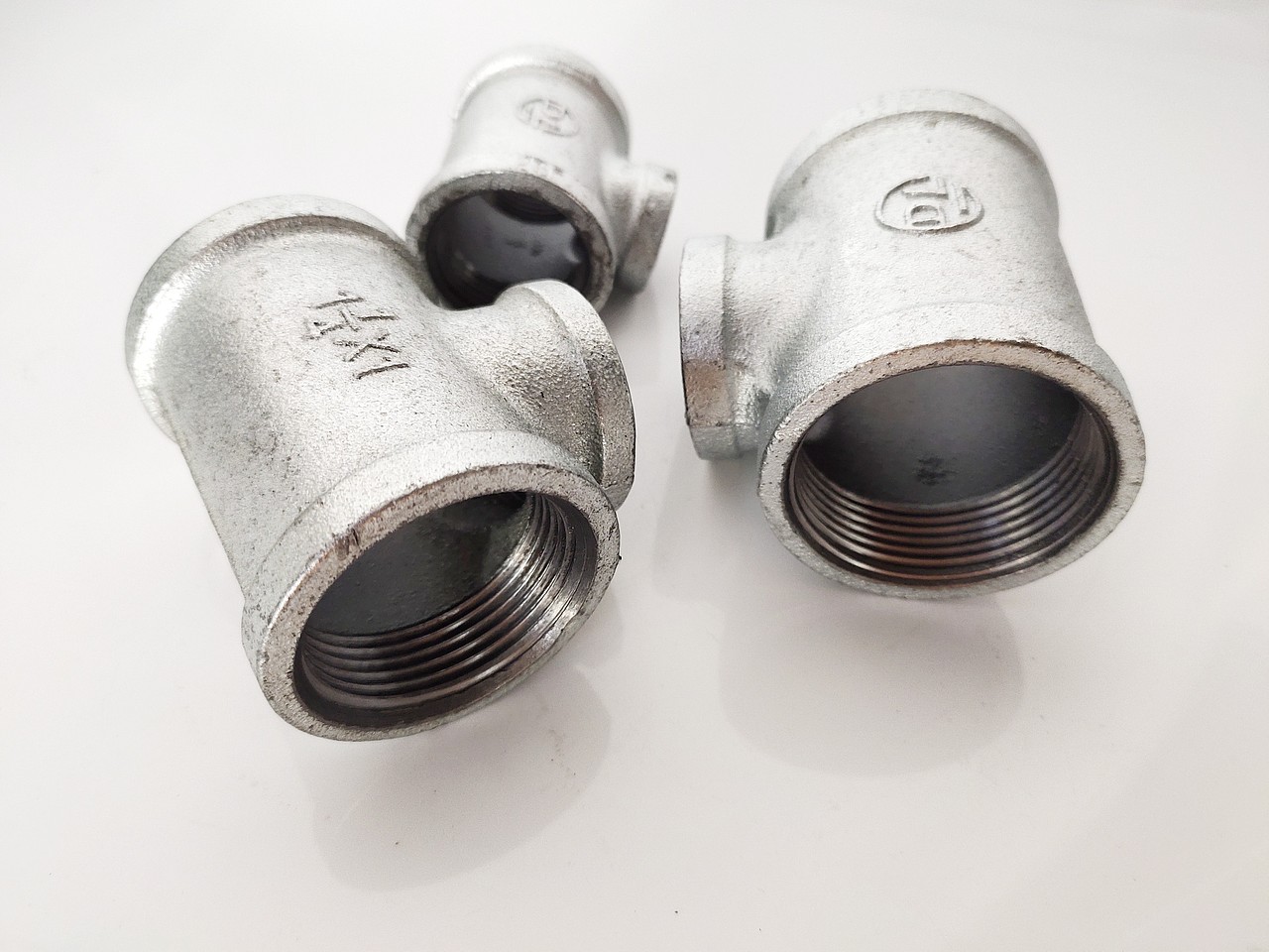 鼎梁玛钢镀锌侧小三通