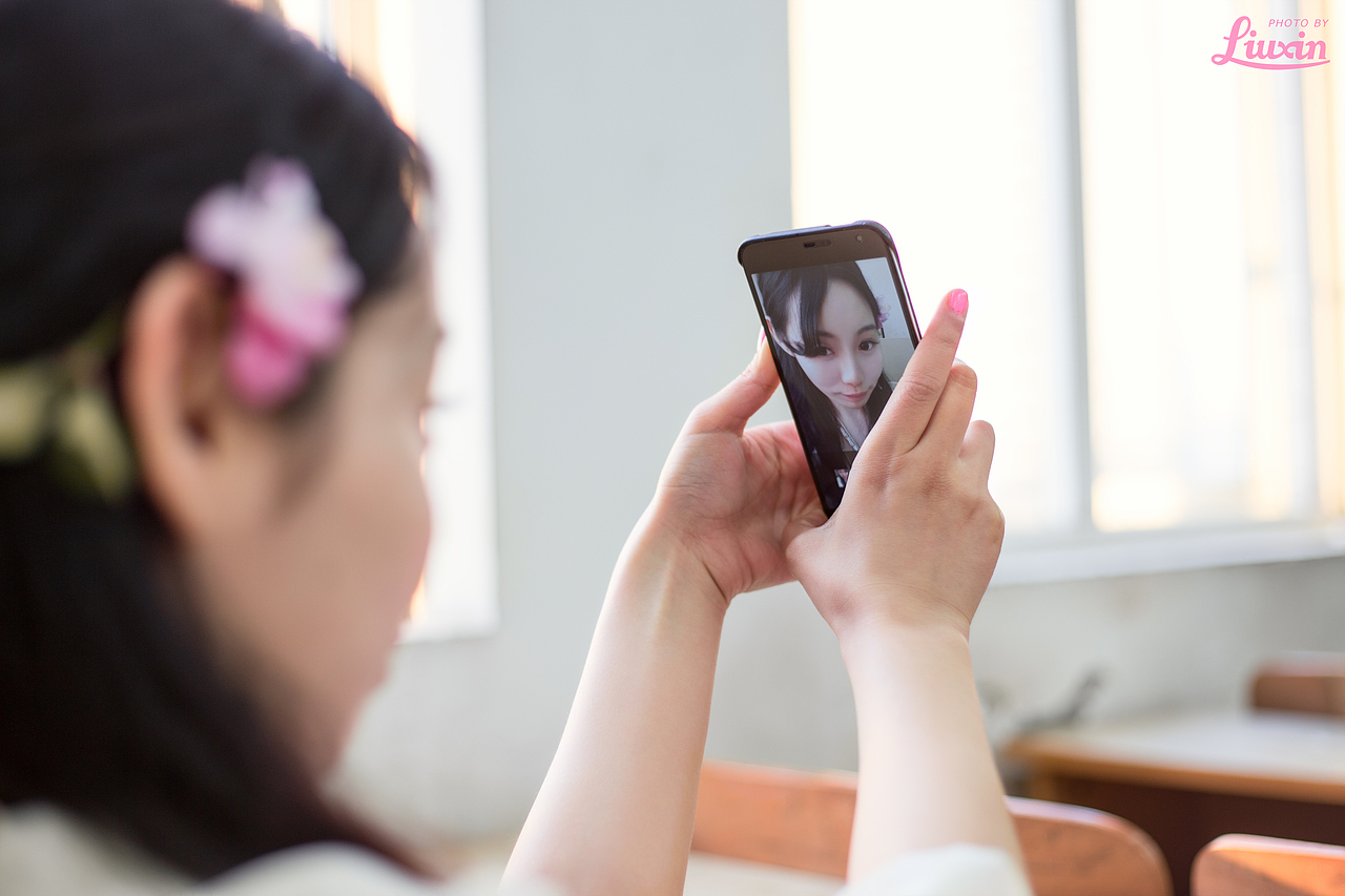 取景器里 我与你如此之近 隔着相机 这便是世界最遥远的距离（图ZMjQyNjUxMjQ=） - 人像摄影 - 站酷设计师浮沉流星原创素材 - 站酷ZCOOL