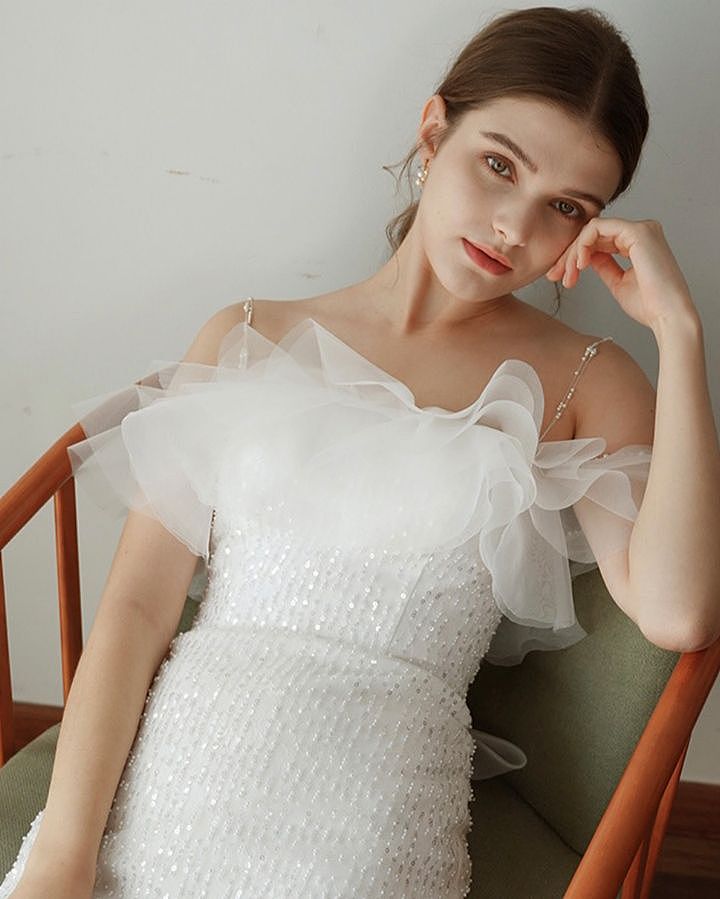 R（图ZMzI0MTgwOTQw） - 人像摄影 - 站酷设计师动呲哒呲原创素材 - 站酷ZCOOL