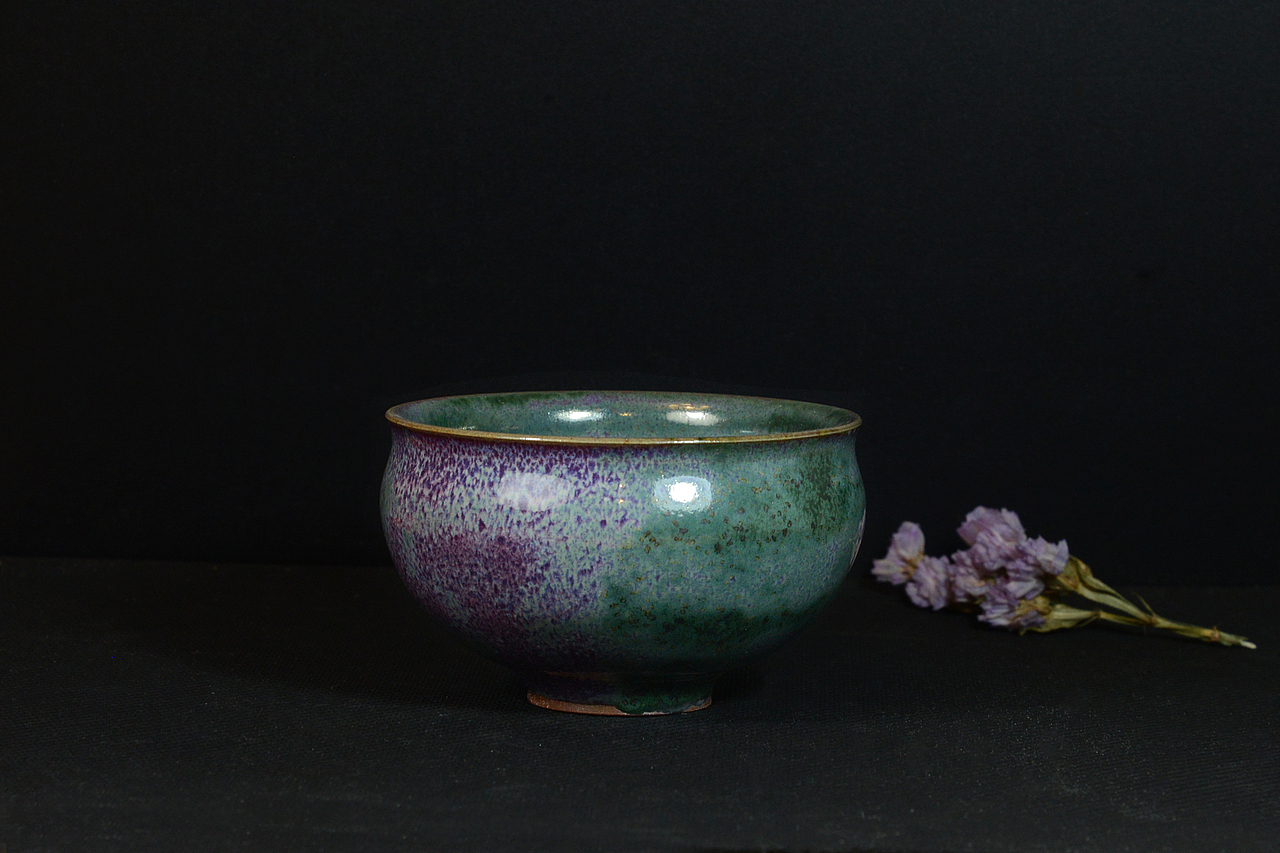 阴阳脸,左边算是烧出了正常的釉色,右边继续山水长卷