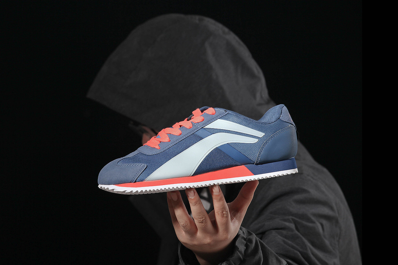 男女鞋运动鞋拍摄电商摄影创意李宁广告片（图ZMjExOTQ3OTA4） - 产品摄影 - 站酷设计师旅思摄影原创素材 - 站酷ZCOOL