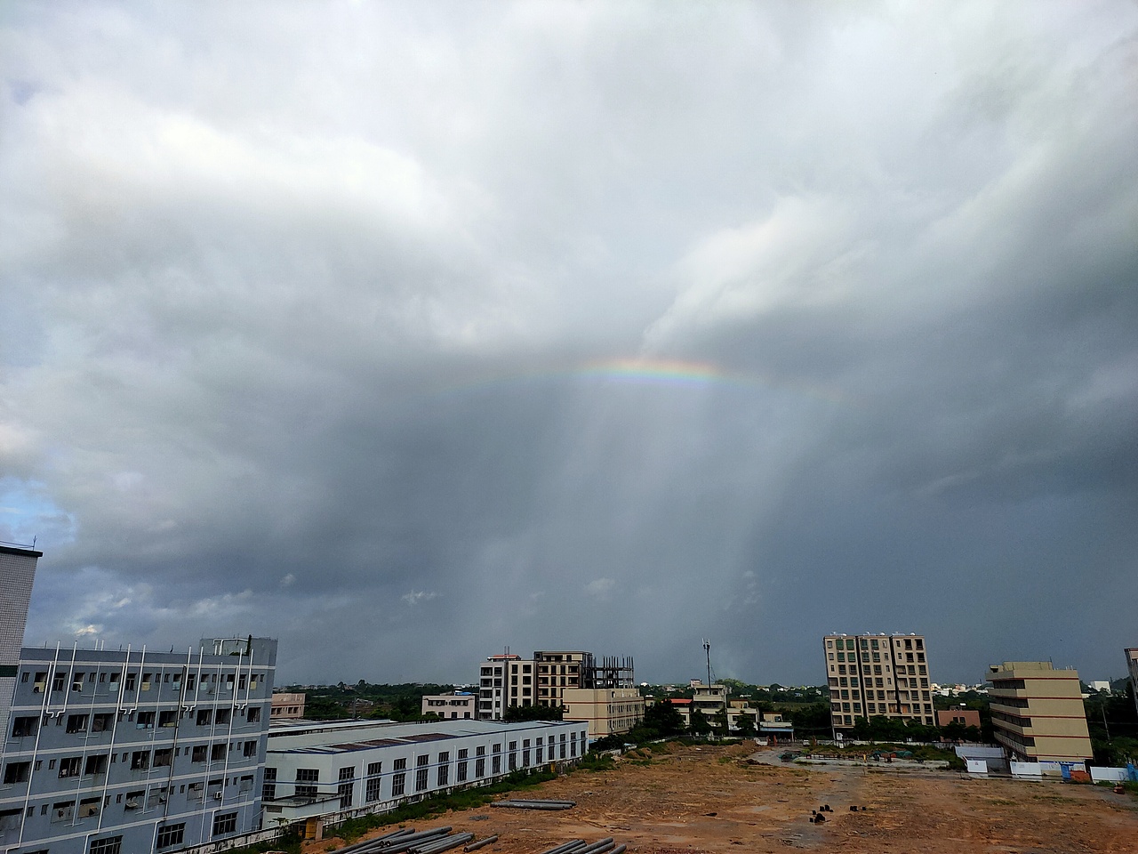 谁也无法想象,未来和世界多么辽阔宽广。ZBC