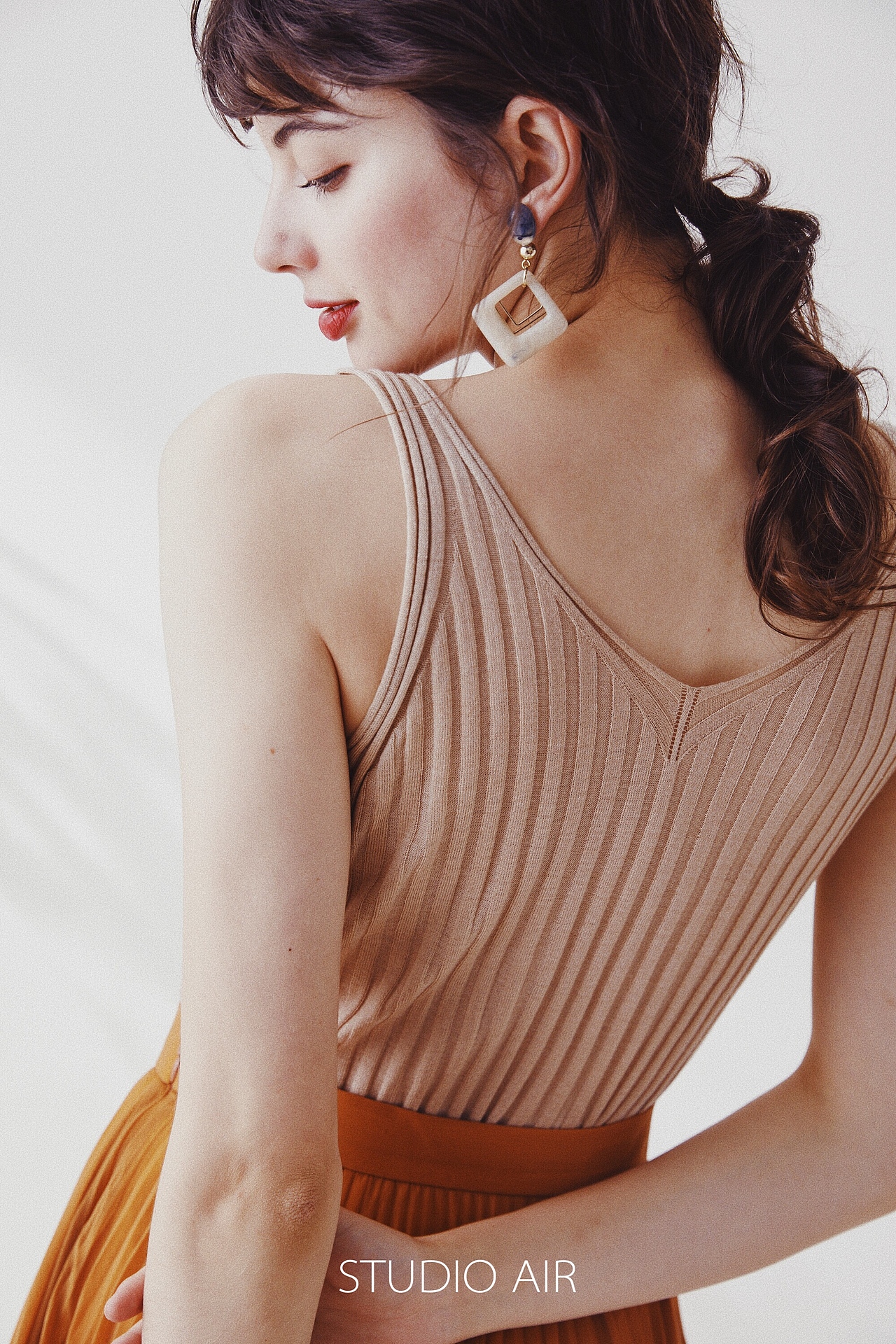 ##温暖秋冬‘’多彩多色‘’（图ZMTY5MzkxMzg4） - 休闲/流行服饰 - 站酷设计师燃点文化AIRT原创素材 - 站酷ZCOOL