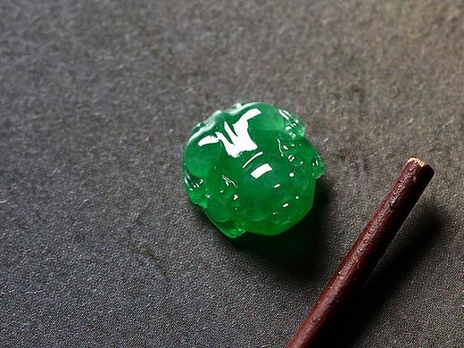 聚翠光廊—翡翠摄影—阳绿貔貅