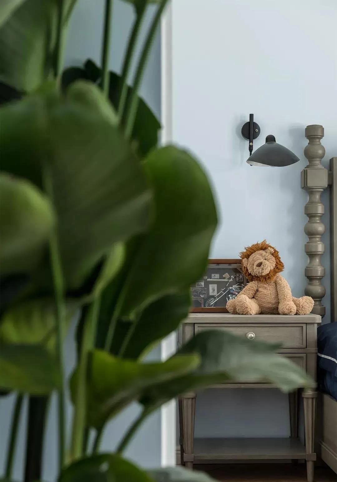 幸福不是刻意为之,而是不经意间把生活过成花一样的日子。暖日寒冬,幸运予尔,愿你们今后带着对生活的期许,在这一隅方寸间去成就无限大的未来,愿时光更美、更慢地流淌。
Happiness is not deliberately, but inadvertently the life into a flower like the day. Warm days and cold winter, lucky you, may you with expectations for life in the future, in this corner to achieve the infinite future, may time more beautiful, more slowly flowing.