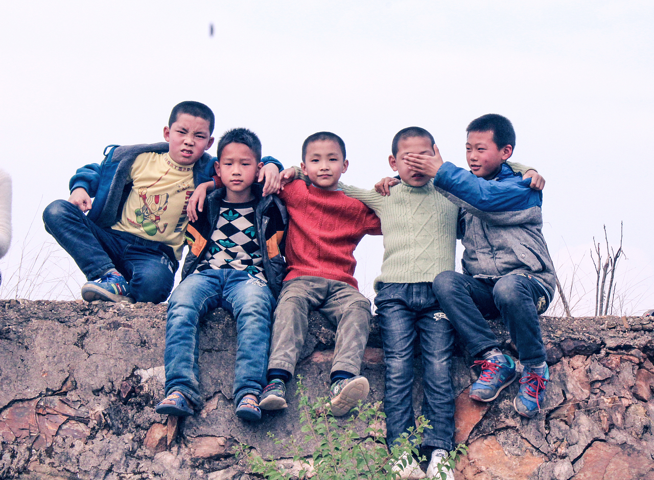 乡里的那些小孩（图ZMjQ5NTYyMTY=） - 人像摄影 - 站酷设计师芳林原创素材 - 站酷ZCOOL