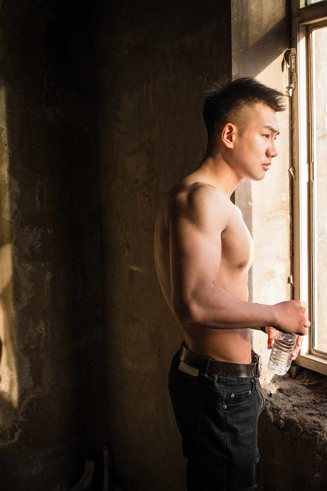 「Fall into ruins」（图ZNzg0NzU0NjQ=） - 人像摄影 - 站酷设计师洛柒losseven原创素材 - 站酷ZCOOL