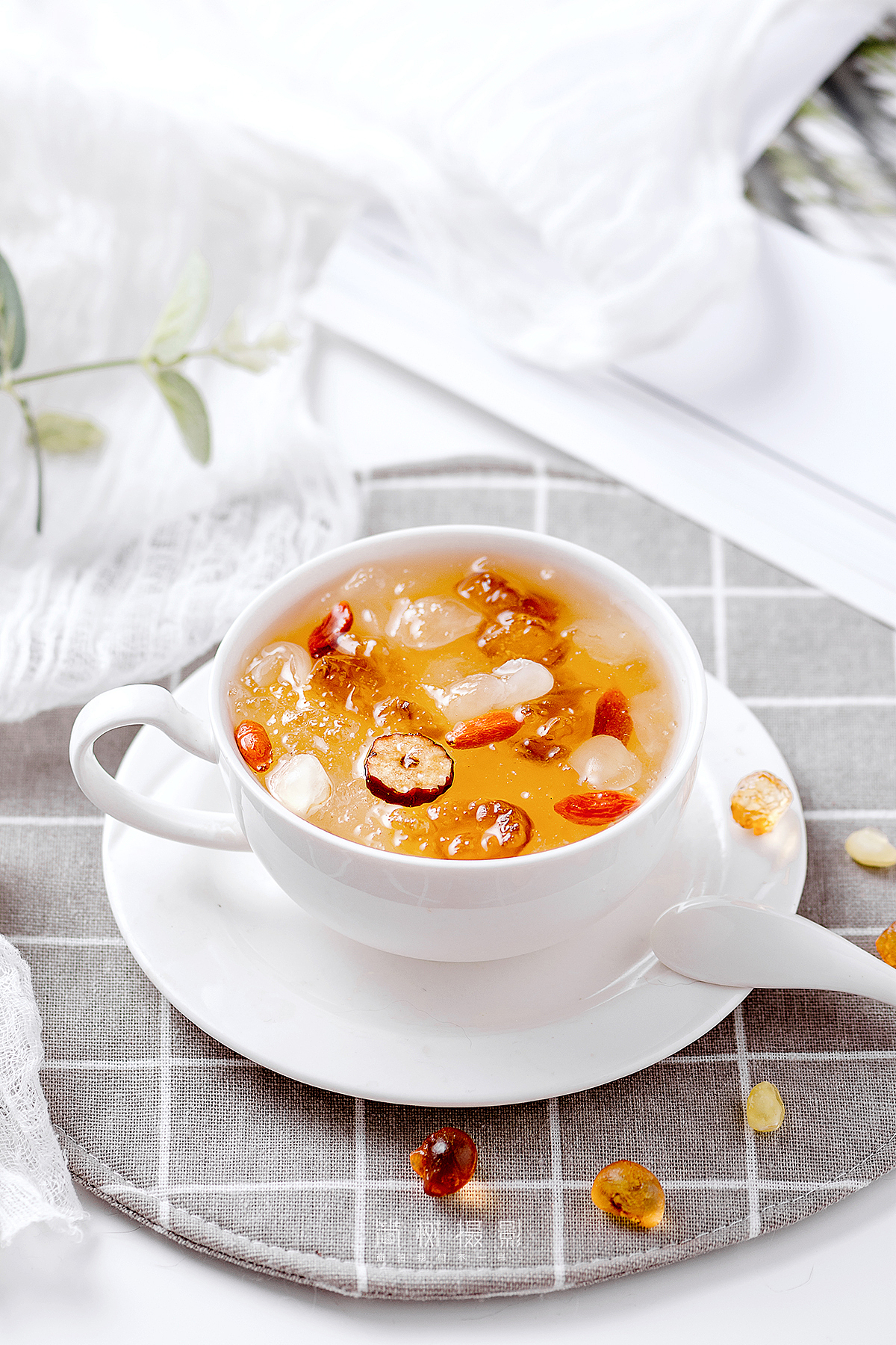 美食摄影 | 一坛好酒 & 桃胶皂角雪燕