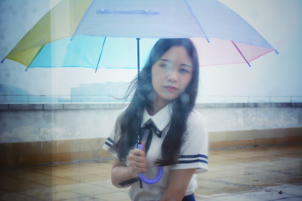 夏季的雨天是五彩的(๑><๑)